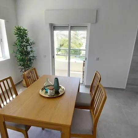 Kelyfos By Feriascomsol Quarteira