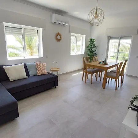 Kelyfos By Feriascomsol * Quarteira